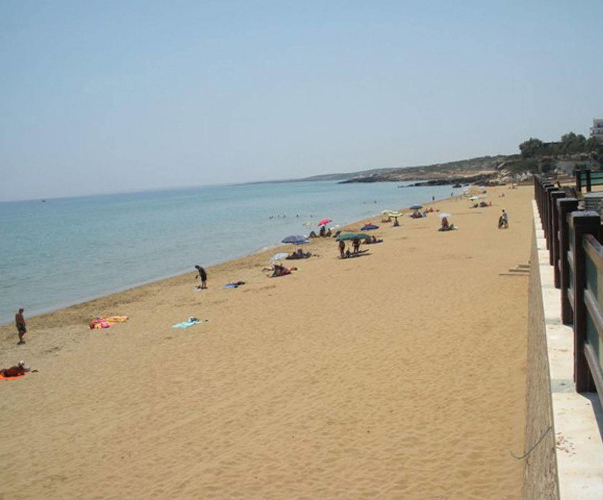 Hotel Villa Mediterranea Lido di Noto Екстер'єр фото
